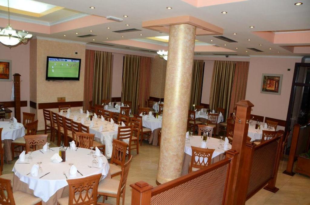 Hotel Colombo Elbasan Esterno foto