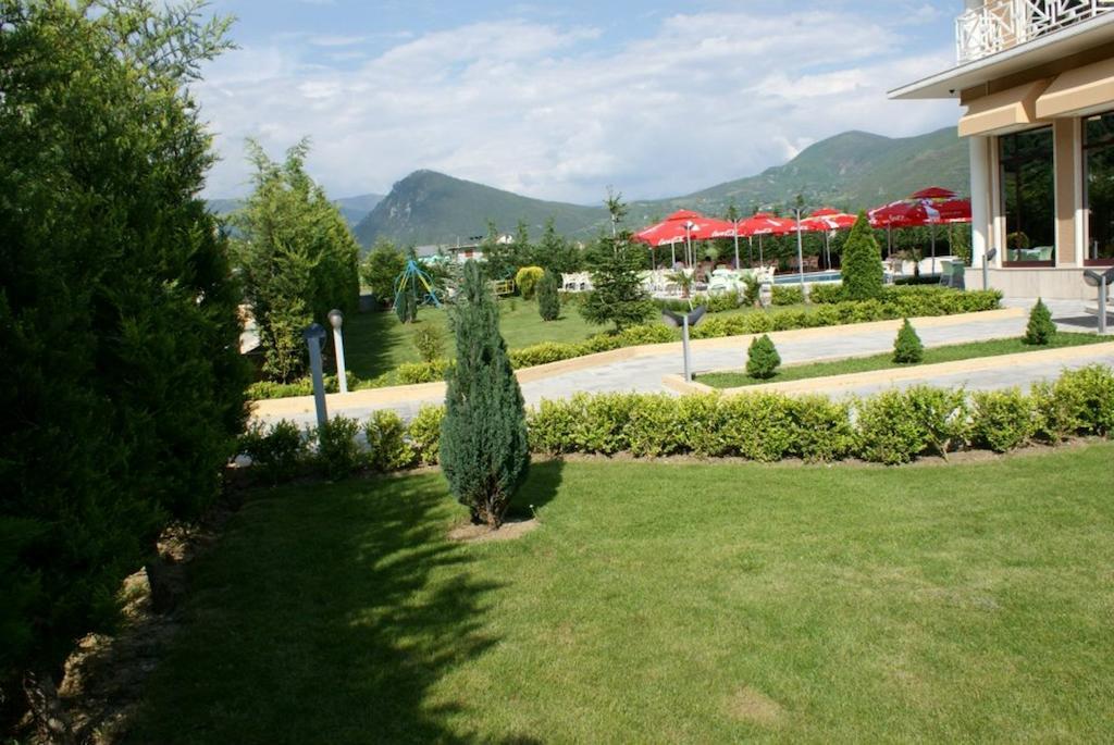 Hotel Colombo Elbasan Esterno foto