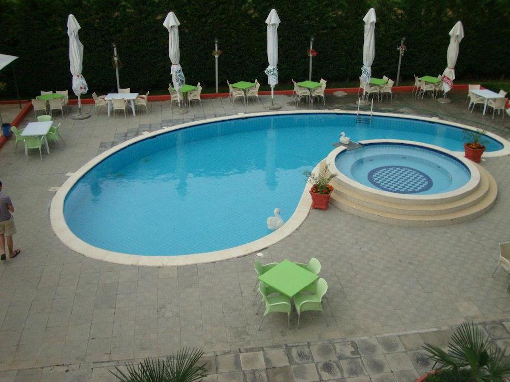 Hotel Colombo Elbasan Esterno foto