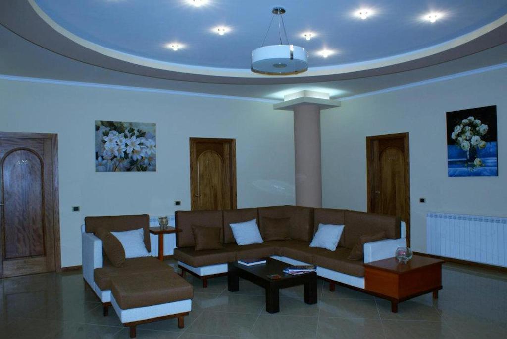 Hotel Colombo Elbasan Esterno foto
