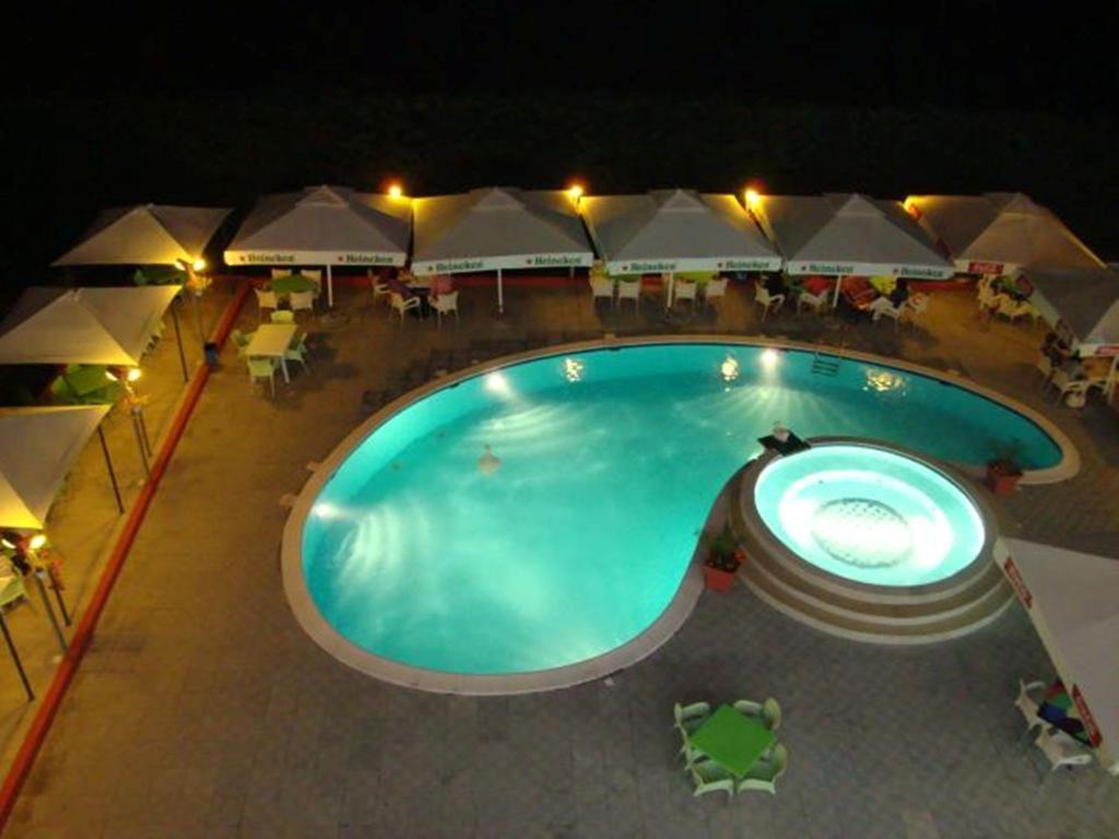 Hotel Colombo Elbasan Esterno foto